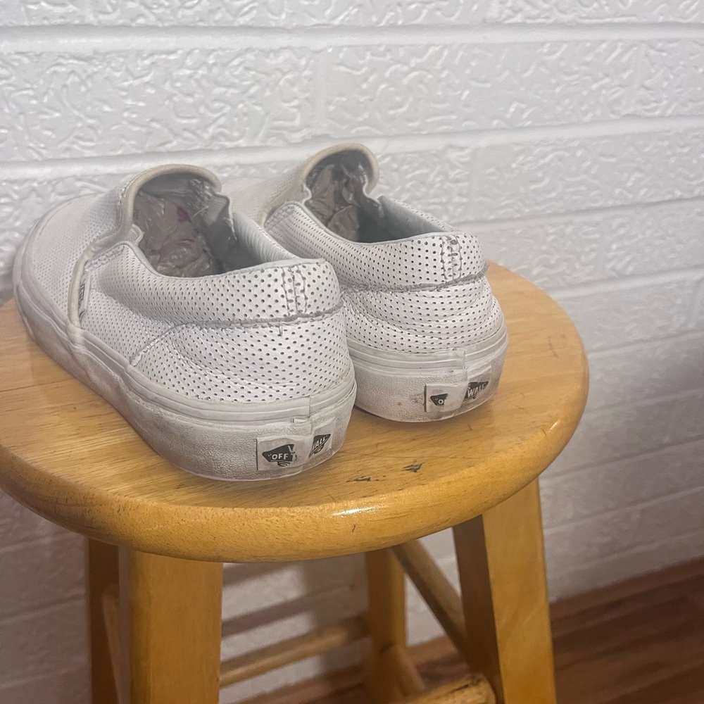 Vans - Picture 2 of 4